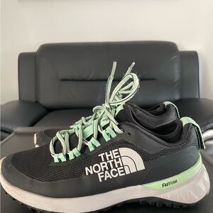The North Face Ultra Traction Shoes Black/Green Ash |  Women 6.5